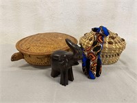 2 Wicker Baskets & Decorative Elephant & Giraffe