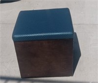 OTTOMAN 18"X18"X18"