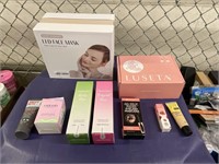 1 LOT FLAT OF ASST HEALTH AND BEAUTY ITEMS: LED
