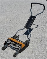 (AV) Fiskars Reel Push Mower, 18in cutting path