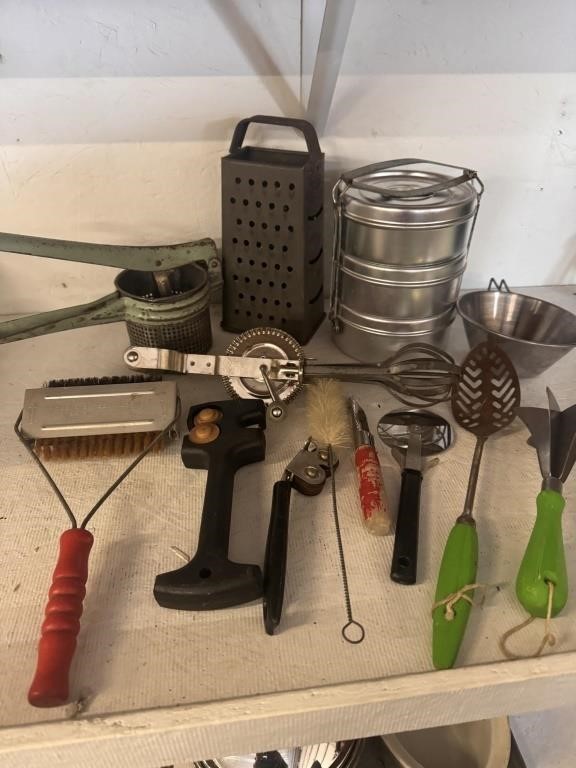 Large Vintage Kitchen Lot