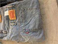 Levi jeans size 44x30