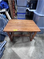 oak coffee table 28x19x20