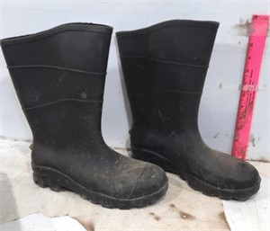 Mens Size 7 Rubber Boots