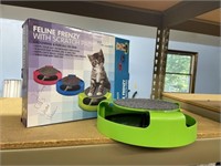 feline frenzy with scratch pad looks new in