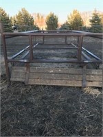 2 bale feeder, pipe construction -