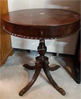 Clawfoot Round Pedestal Table -H