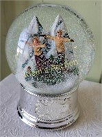 Winter Musical Snow Globe 2006 White Barn Mint Inx