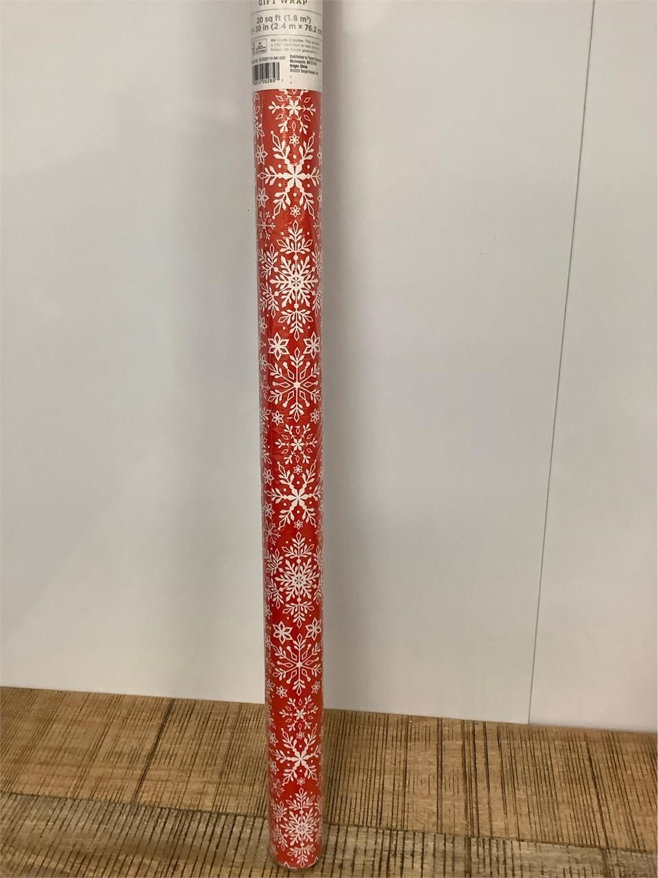 $5  red snowflake gift wrap 20sqft