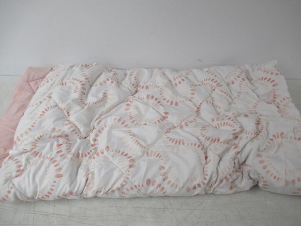 98" x 92" Simmons Down Alternative Queen Blanket,