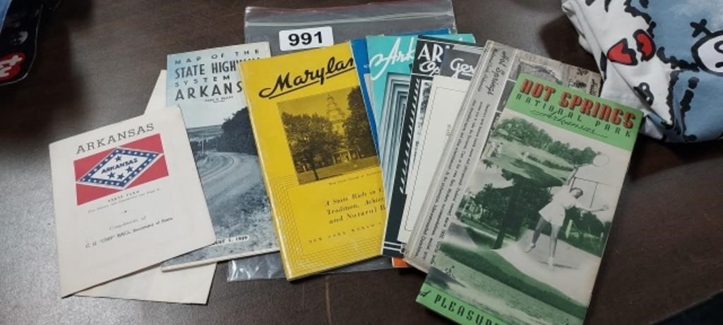 LOT OF VINTAGE MAPS, TOURIST GUIDES, ETC.