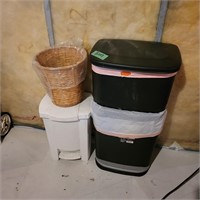 B207 Garbage cans, one 2 tiered