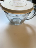 Pampered Chef Measuring Cup with Lid