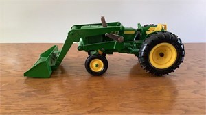 Ertl, John Deere tractor with loader 1/16 scale