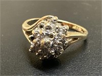 10k. Gold & diamonds Size5 Ring (missing 3