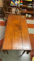 Drop leaf table and 2 chairs (42 in x 42.5in)