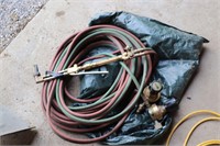 SET OF TORCHES & HOSES