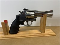Smith & Wesson 686-5 .357 magnum ported barrel