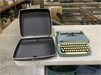 SC M Smith-corona super sterling typewriter