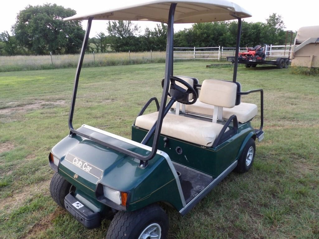 Club Car electric 4 seater golf cart w/ charger