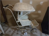 VTG STROLLER NEEDS CLEANED UP