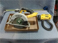 Dewalt cordless circular saw and flash light