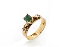 Emerald & diamond set 9ct yellow gold ring