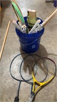 Bad mitten rackets and tennis rackets