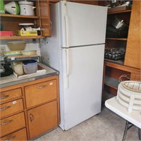 GE REFRIGERATOR, WORKING CONDITION