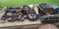 DISASSEMBLED V8 ENGINE BLOCK AND ASSORTED PIECES