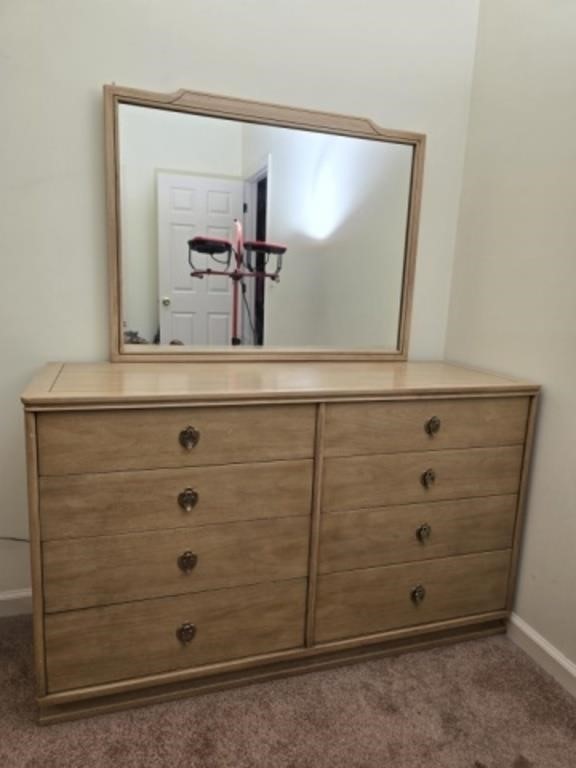 Drexel 8 drawer dresser with mirror