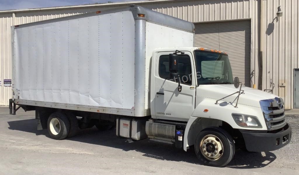 2015 Hino 268A 18’ Box Truck 4x2 OFFSITE
