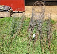 25 +/- TOMATO CAGES