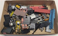 Tray of Misc Model Train & Other Parts