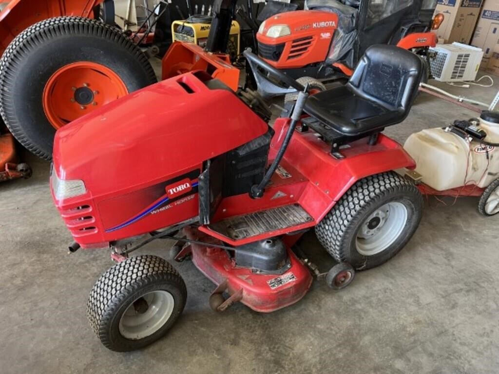 Toro 'Wheel Horse' 266 Riding Mower w/Hydro, 308 h