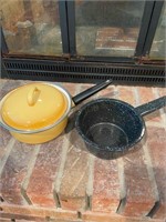 2 Pots (Incl. Enamelware)