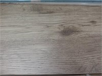 (638)Sq.Ft Maple Laminate Flooring