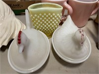 HOBNAIL VASE AND PAIR OF HENS ON NEST (SMALL)