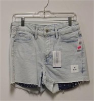 Ladies Old Navy Shorts Size 6 - NWT $45