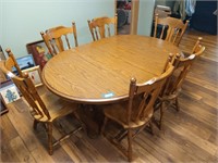 Pecan dining table with two leaves 29x47x70 and