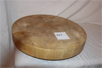 ROUND WOODEN CUTTING BOARD