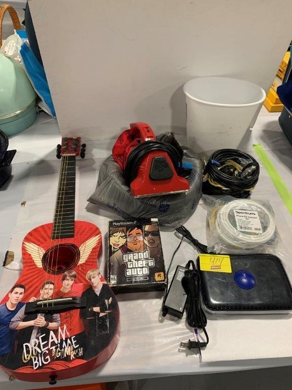 DREAM BIG GUITAR, PS2 GRAND THEFT AUTO GAME, DIRT