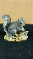 Homco Squirrel w/ acorn vintage 1982 Porcelain