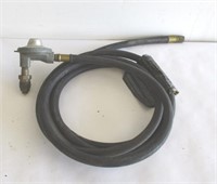 Propane hose with regulator 10'