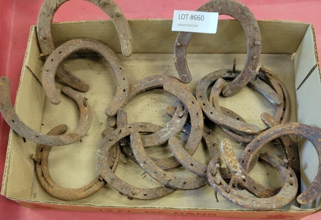 APPROX 17 ASSORTED VTG HORSESHOES
