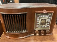 Antique Sonora radio