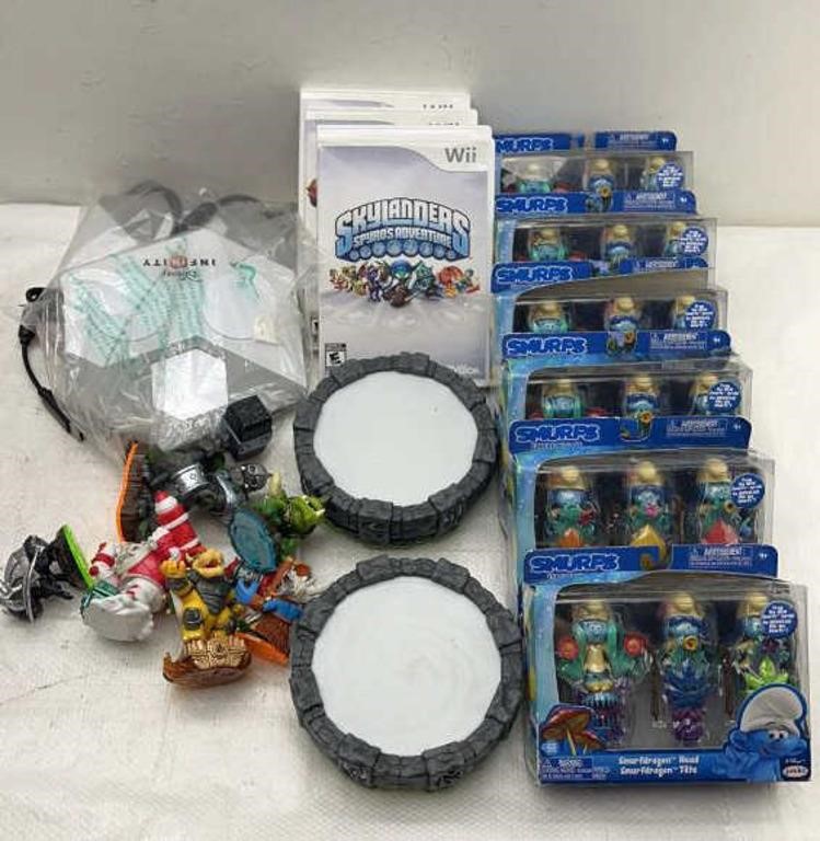 Wii Skylanders Game Discs with Skyladers Figures