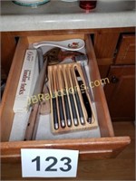 DRAWER WITH STEAK KNIVES, KNIVES, MISC