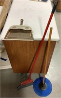 Broom & dustmop w/dust pan
