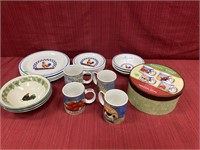 Rooster dinnerware 4 plates, 4  saucers, 3 bowls